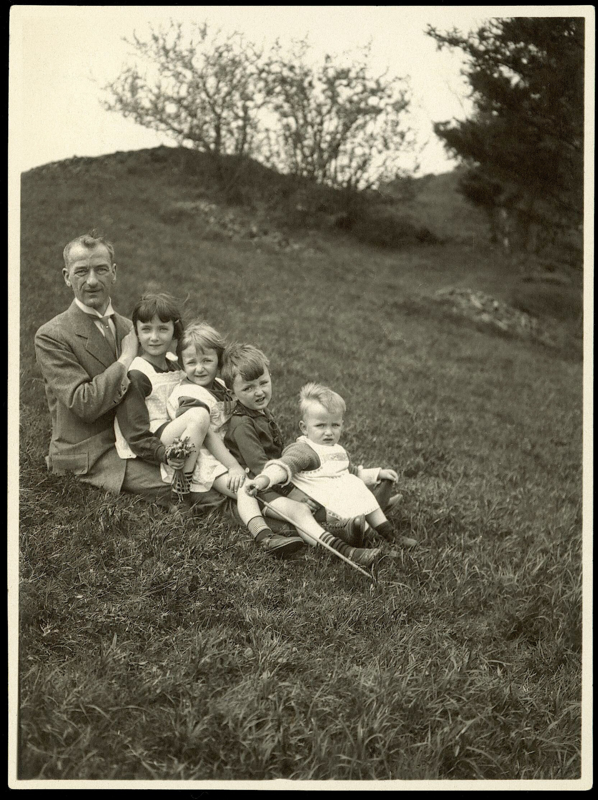 1926: Walter Lange con su padre Rudolf Lange y sus hermanos