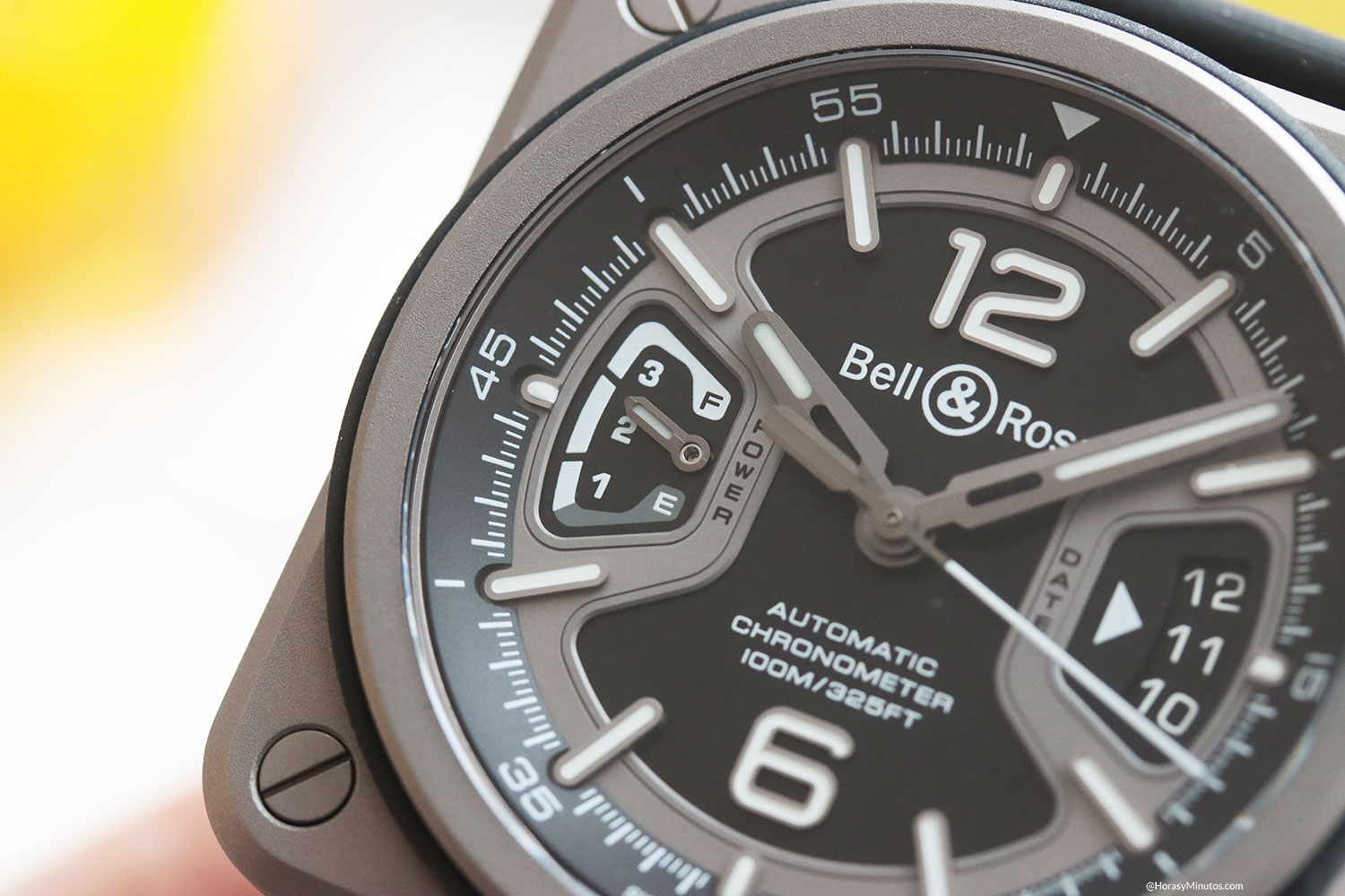 Indicador de reserva de marcha del Bell & Ross BR-X3 Black Titanium