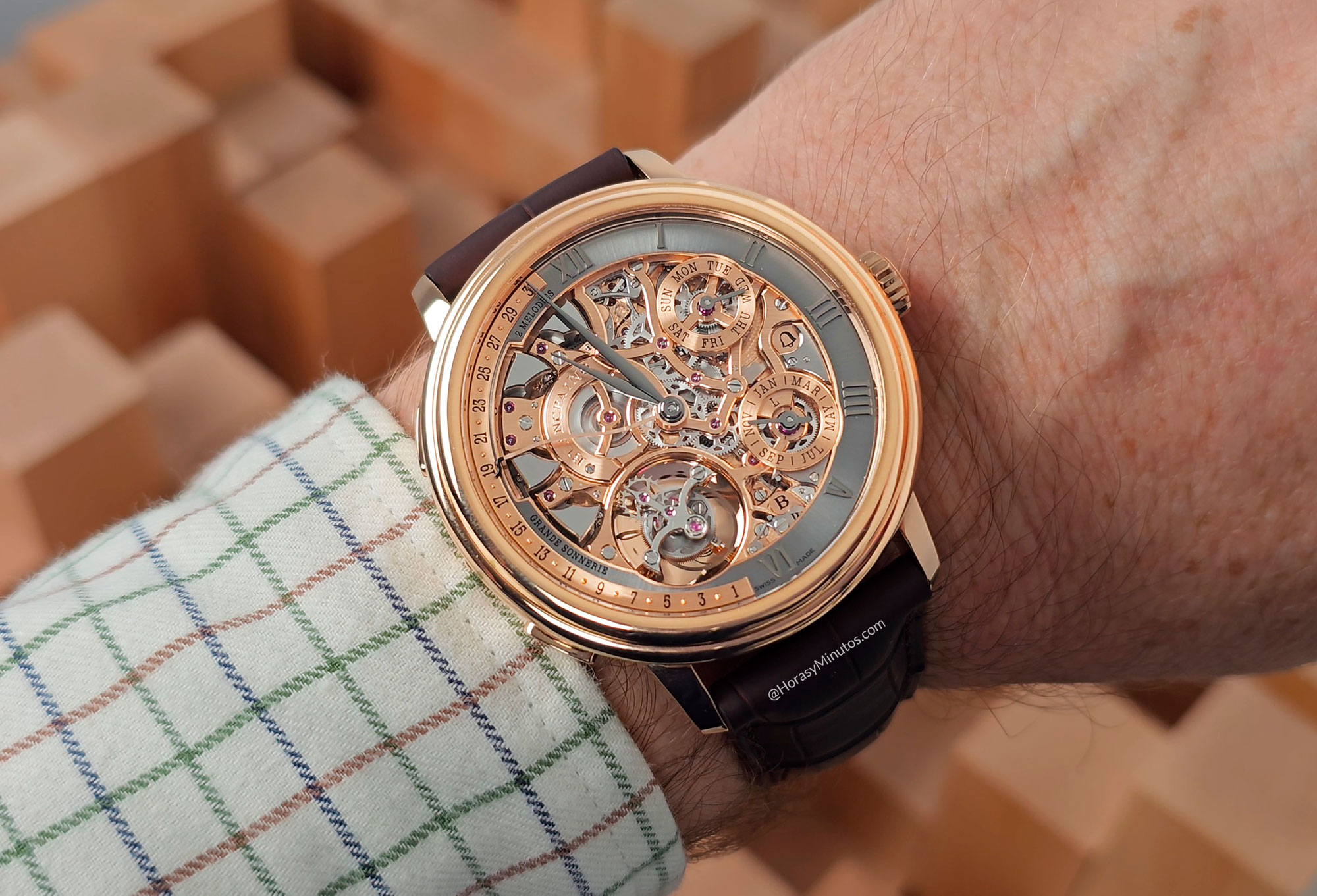 El Blancpain Grande Double Sonnerie Oro Rojo en la muñeca