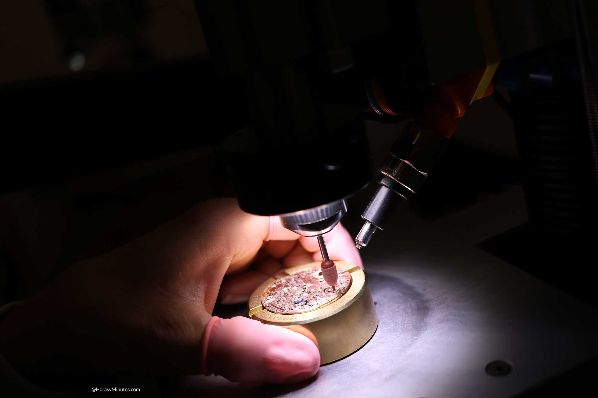 Máquina de perlado para el Blancpain Grande Double Sonnerie