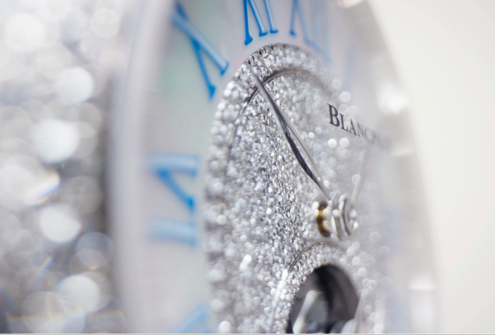 Detalle del Blancpain Ladybird Colors Diamond Bloom Azul Glaciar
