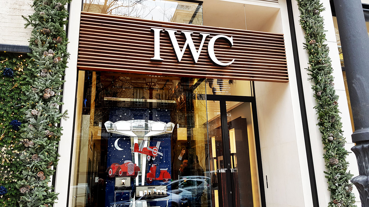 Inaugurada la nueva boutique de IWC en Madrid Horas y Minutos