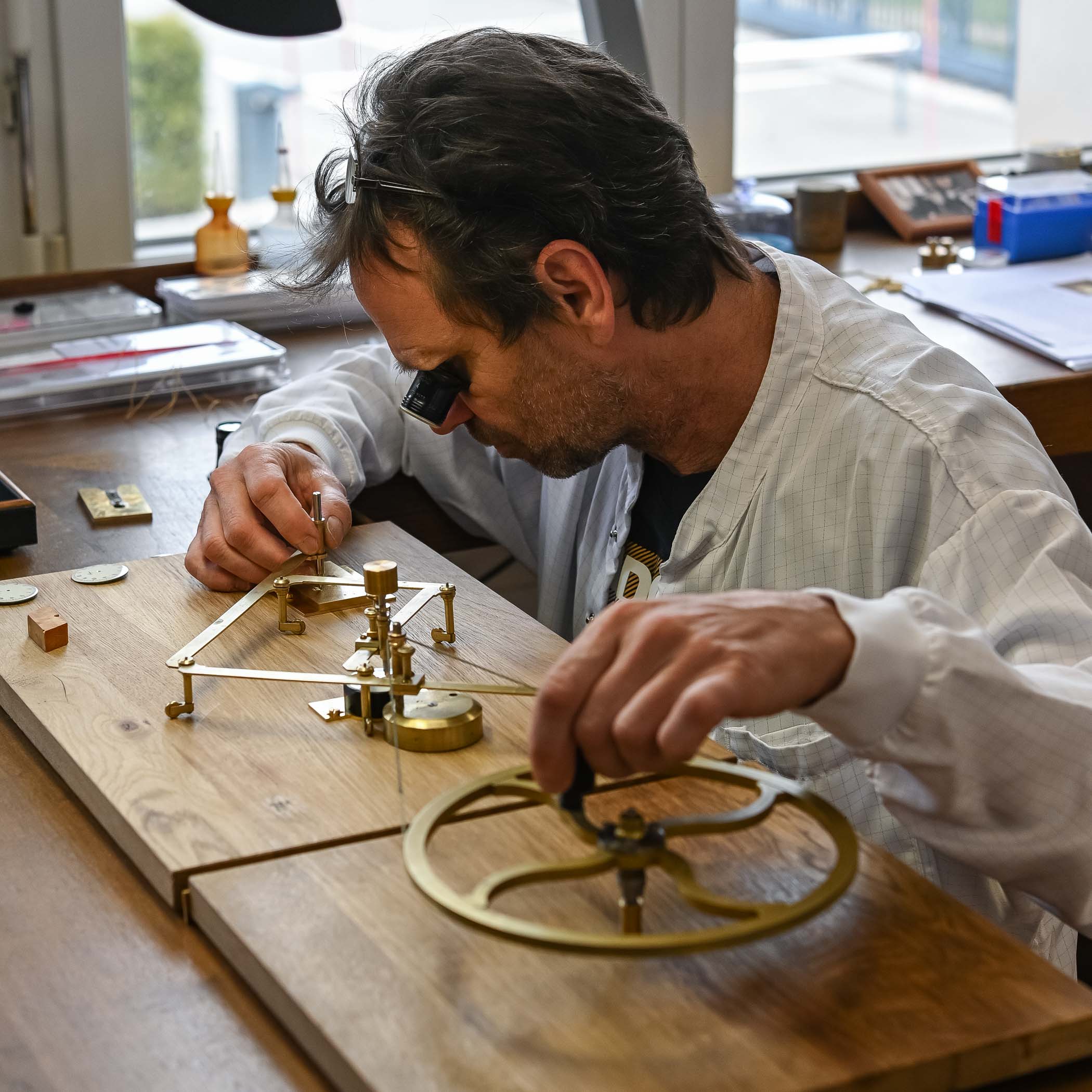 Grabando con un pantógrafo la esfera del Breguet Classique Souscription 2025