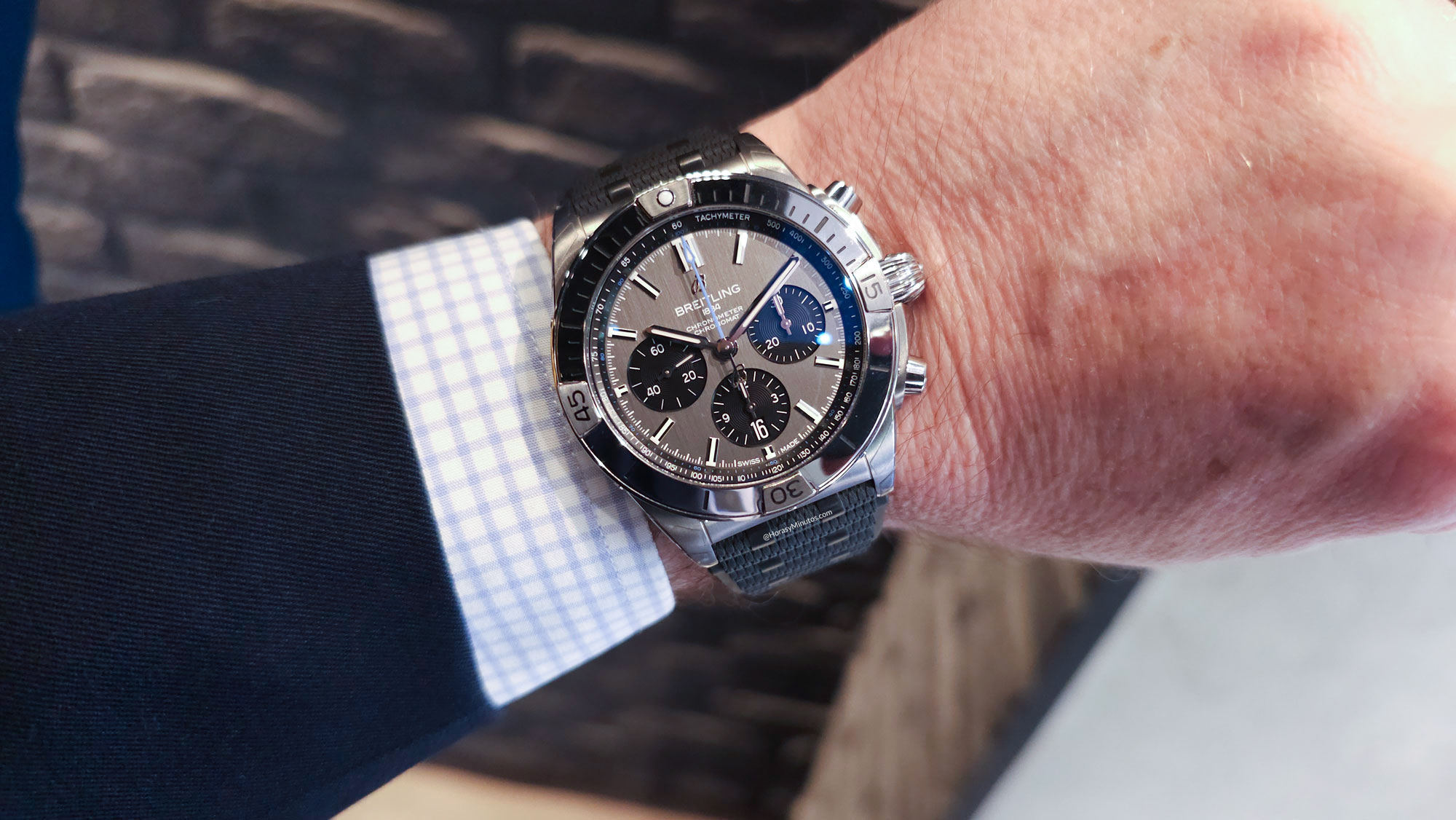 Breitling Chronomat B01 Chronograph 42 titanio