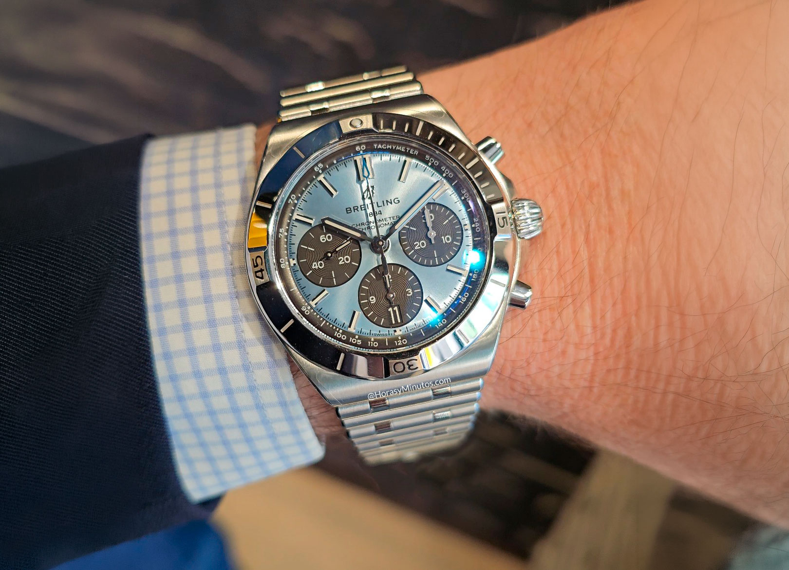 Así queda el Breitling Chronomat B01 Chronograph 42 bisel de platino