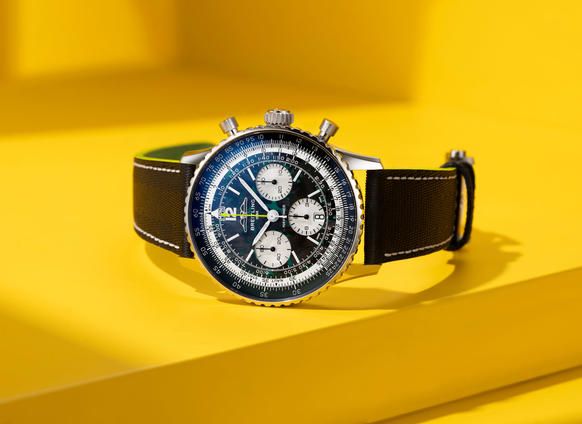 Breitling Navitimer B01 Chronograph 43 Aston Martin Aramco Formula One™ Team