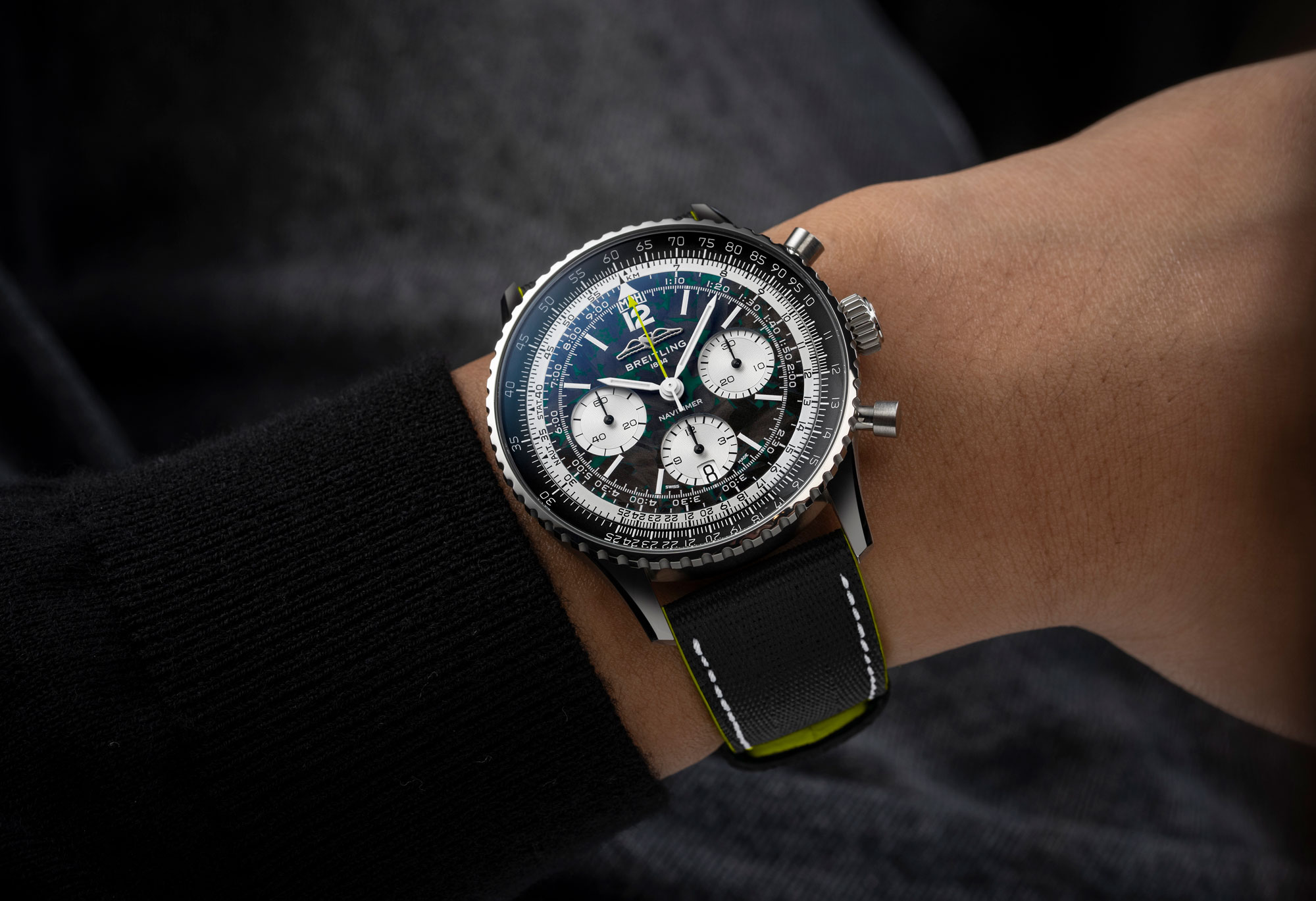 Breitling Navitimer B01 Chronograph 43 Aston Martin Aramco Formula One™ Team 