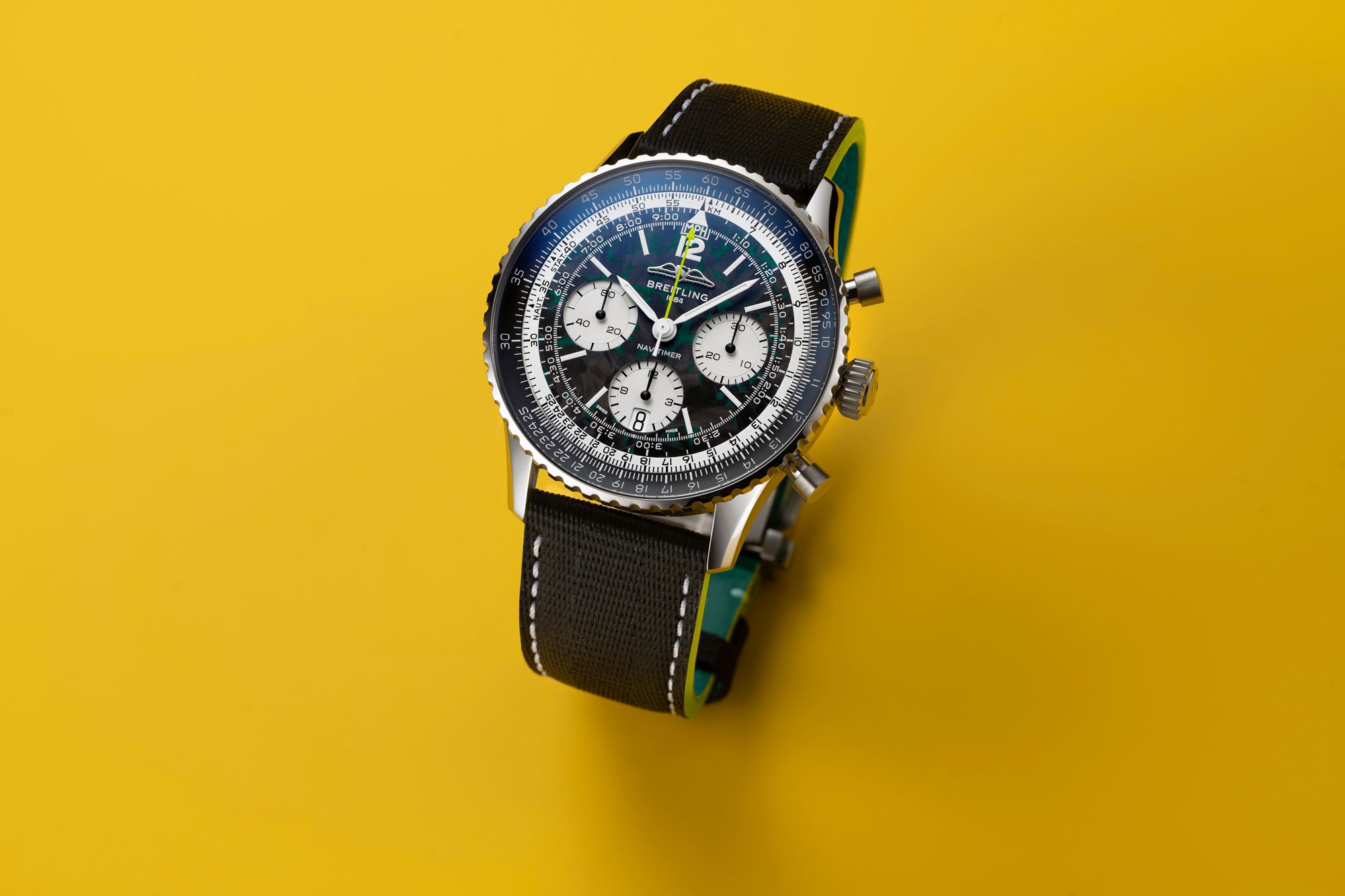 Breitling Navitimer B01 Chronograph 43 Aston Martin Aramco Formula One™ Team