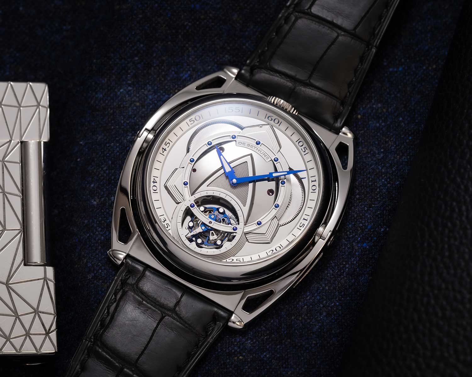 La esfera moderna del De Bethune Kind of Two Tourbillon