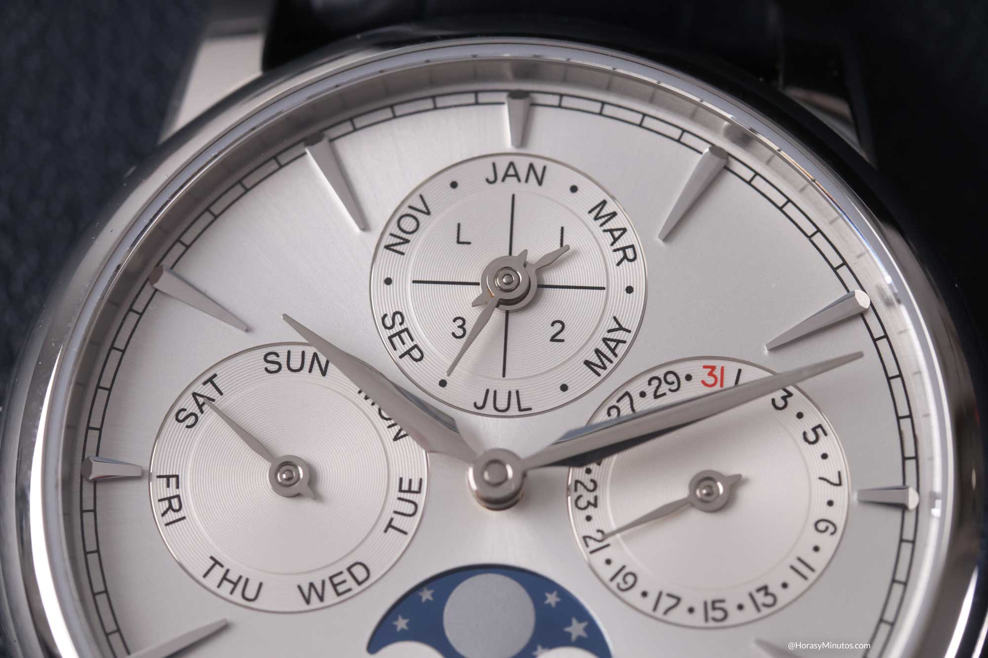 Subesferas de días, meses y años del Frederique Constant Classic Perpetual Calendar Manufacture