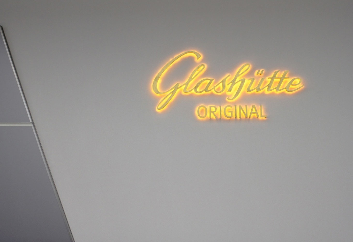 Glashutte-Original-Manufacture-entrada-Horas-y-Minutos