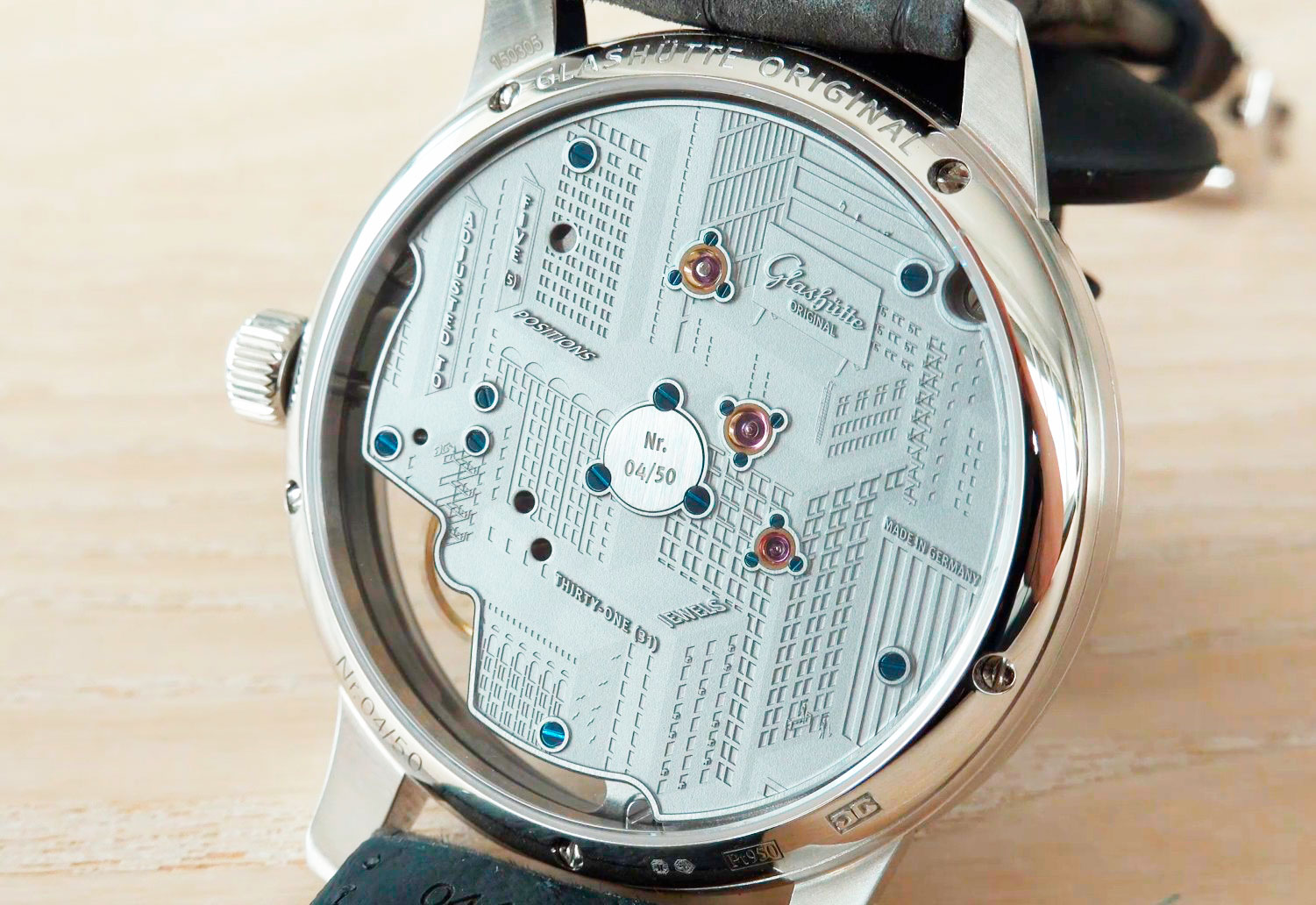 Reverso del Glashütte Original PanoInverse platino edición limitada