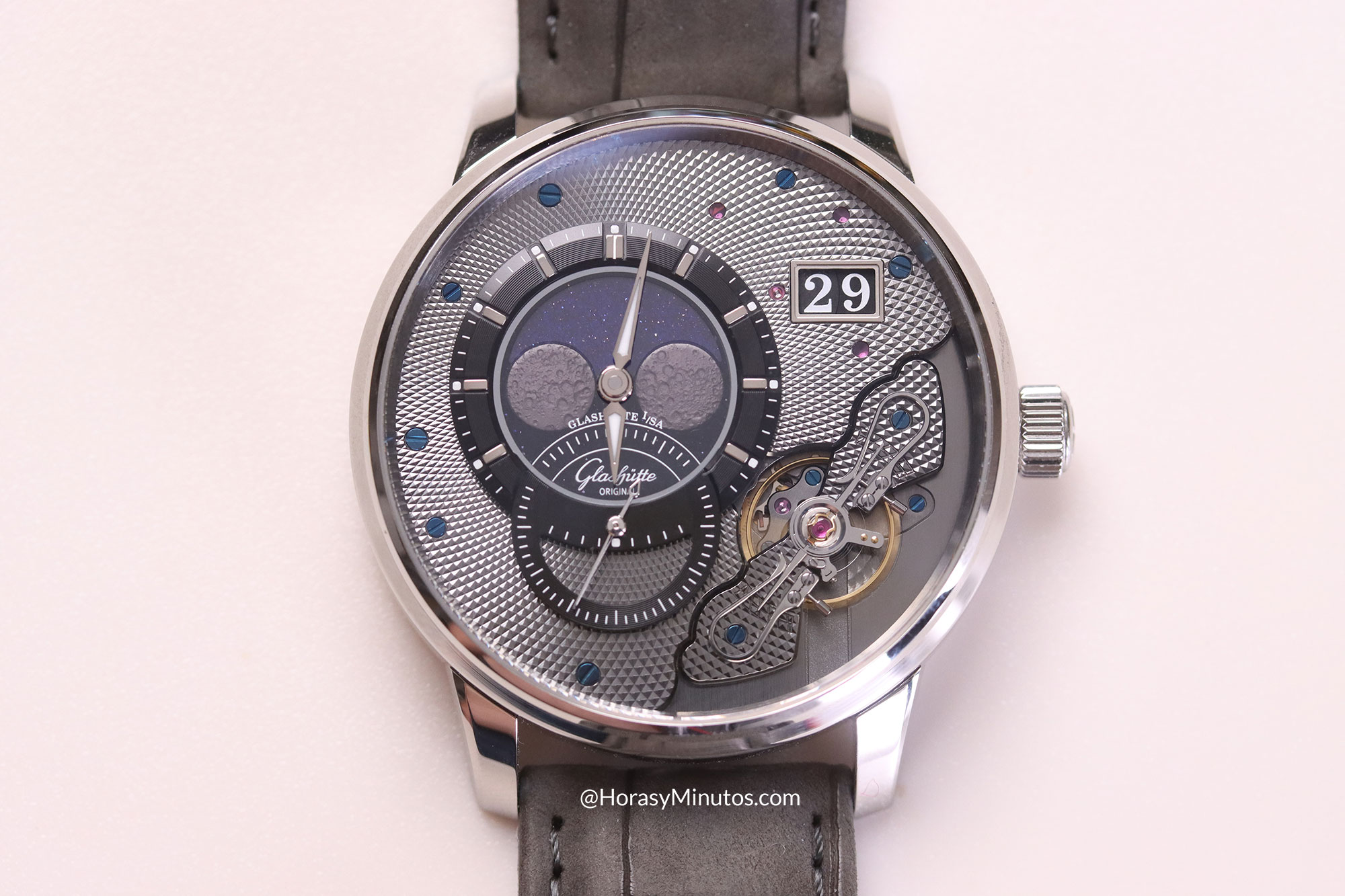 La luna nueva en el Glashütte Original PanolunarInverse