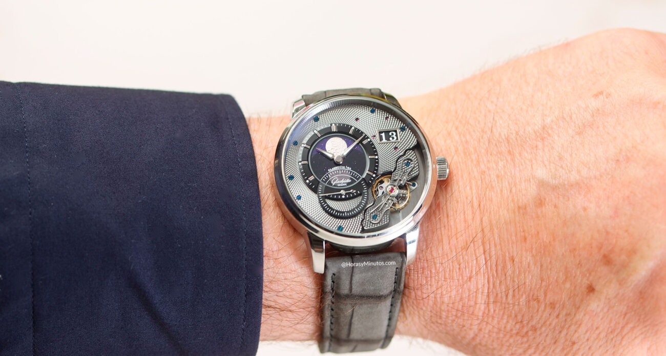 El Glashütte Original PanolunarInverse en la muñeca