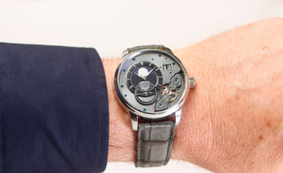 El Glashütte Original PanolunarInverse en la muñeca