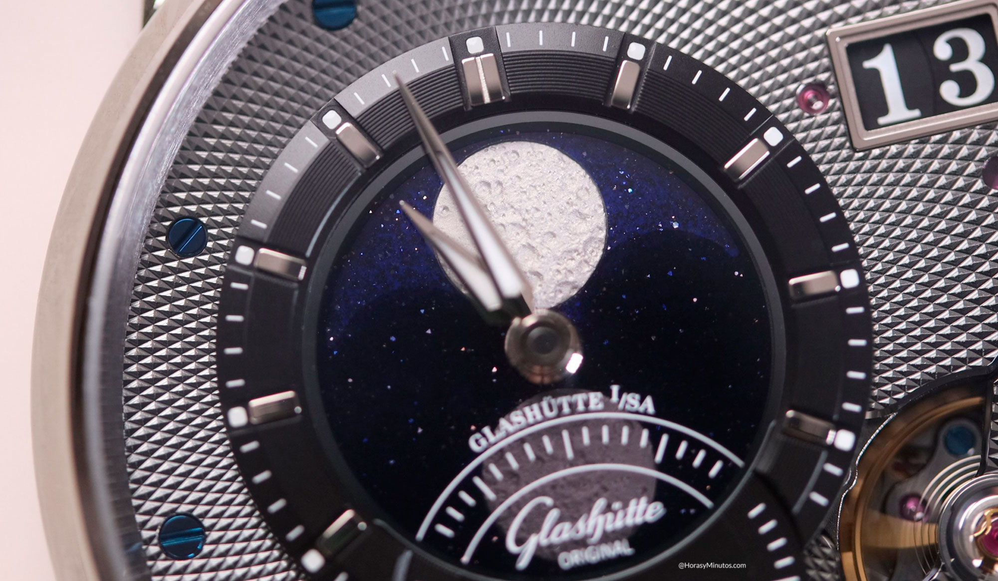 Detalle de fondo de venturina del Glashütte Original PanolunarInverse