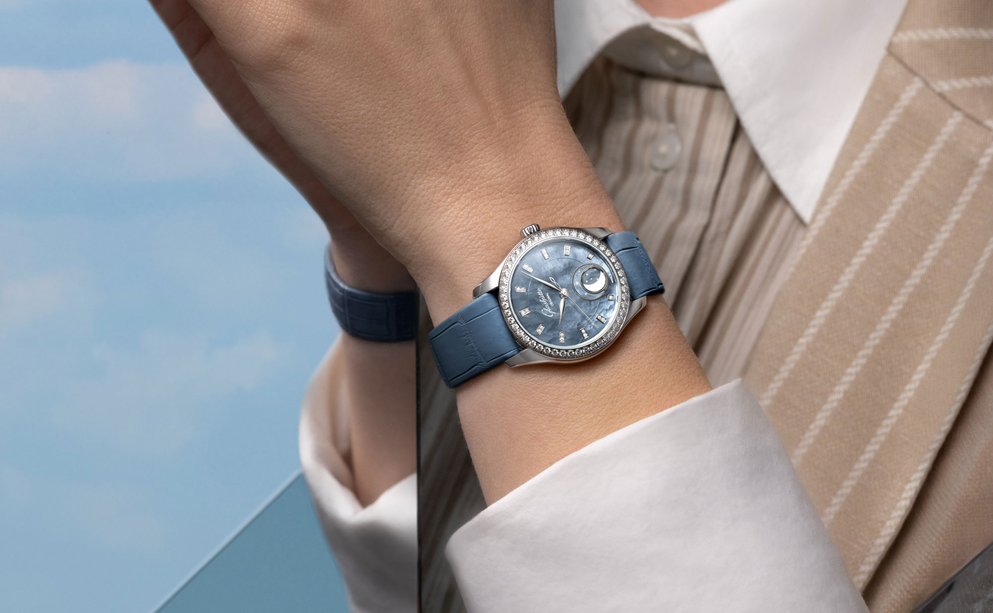 Así queda el Glashütte Original Serenade Luna con correa de piel