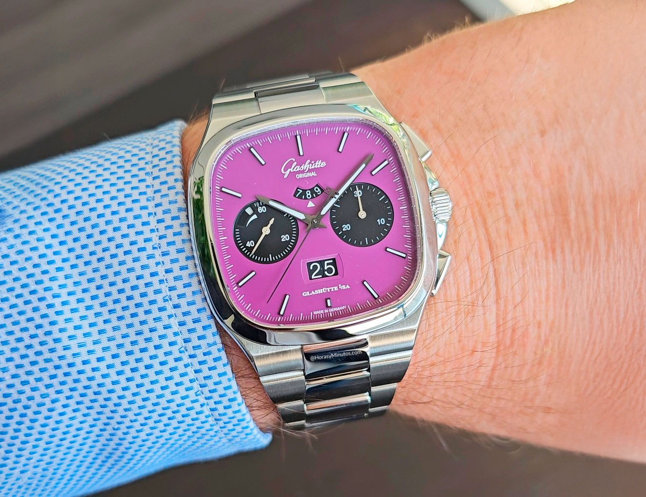 Glashütte Original Seventies Panorama Date Plasma en la muñeca