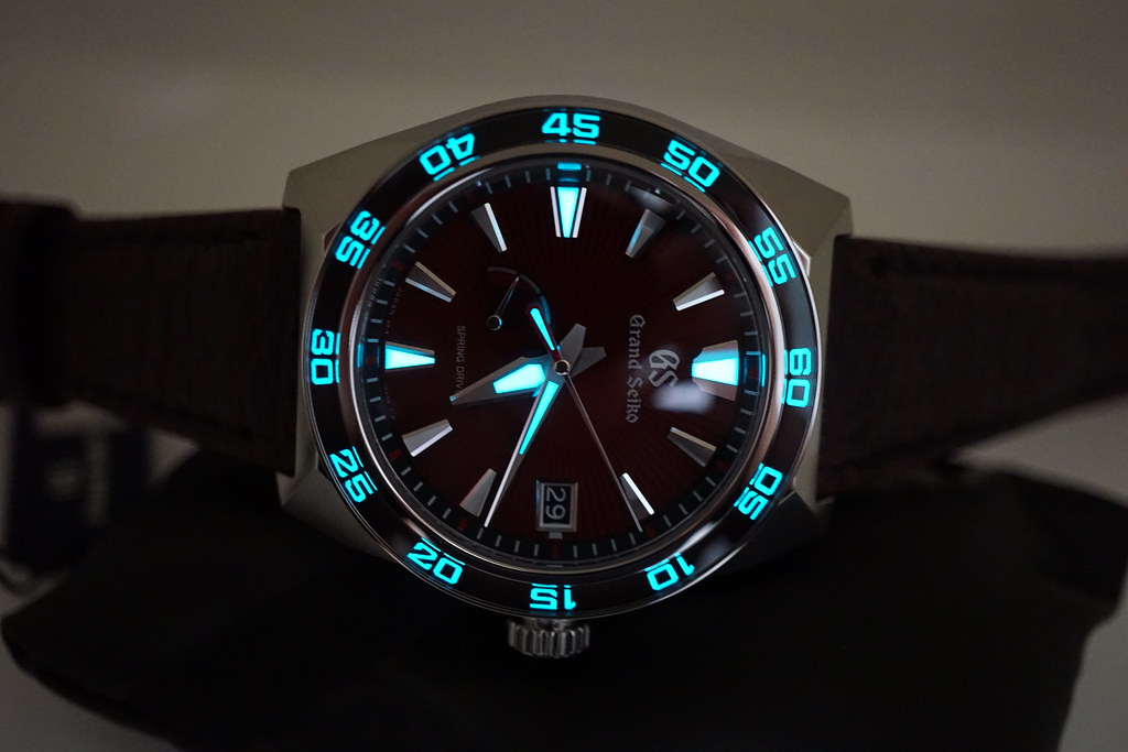 LumiBrite en el Grand Seiko Godzilla 65th Anniversary Limited Edition