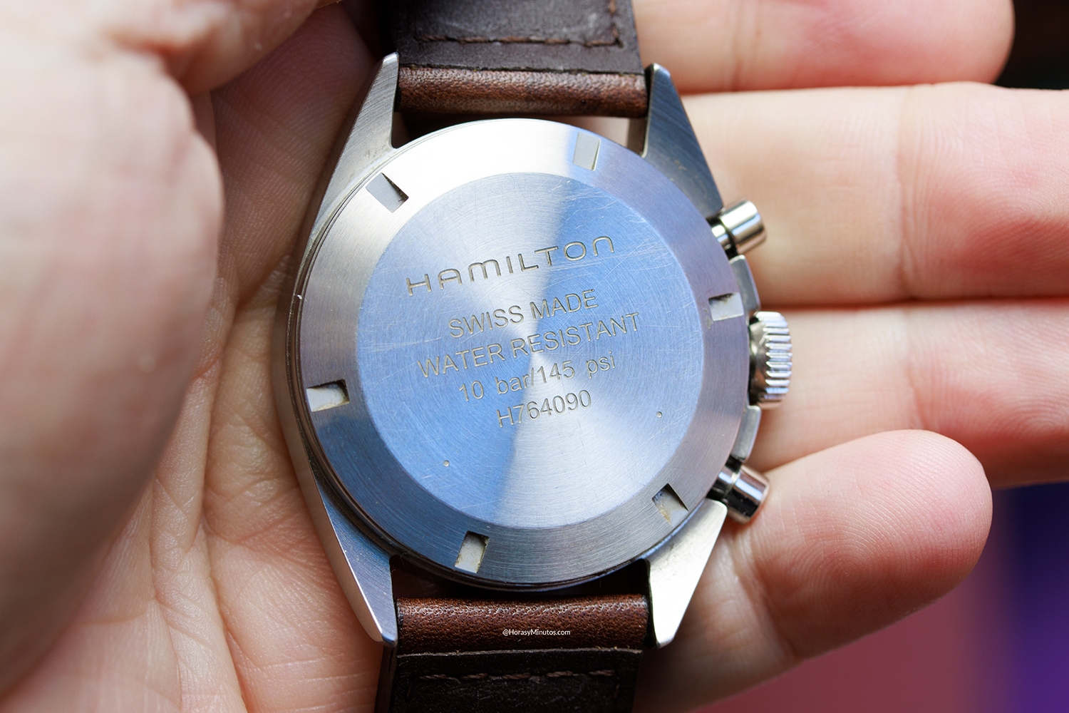 Trasera del Hamilton Khaki Pilot Pioneer Mechanical Chronograph