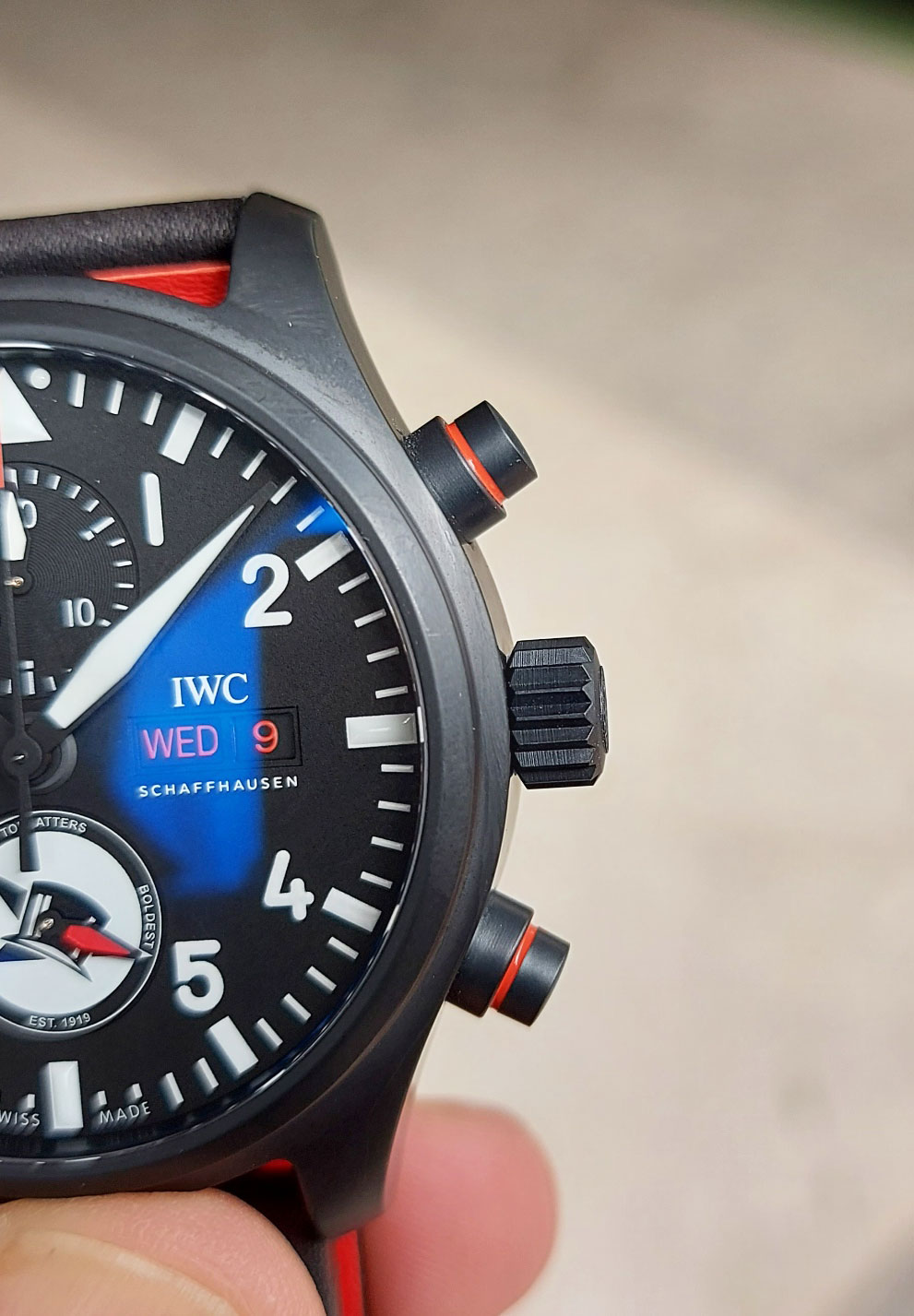 Detalle de los pulsadores y corona del IWC Pilot’s Watch Chronograph Top Hatters