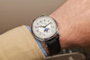 El Jaeger-LeCoultre Master Control Calendar, puesto