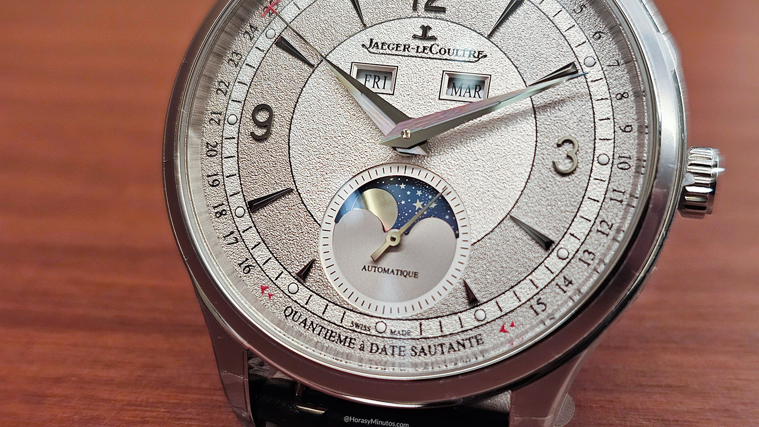 La esfera de fase lunar del Jaeger-LeCoultre Master Control Calendar