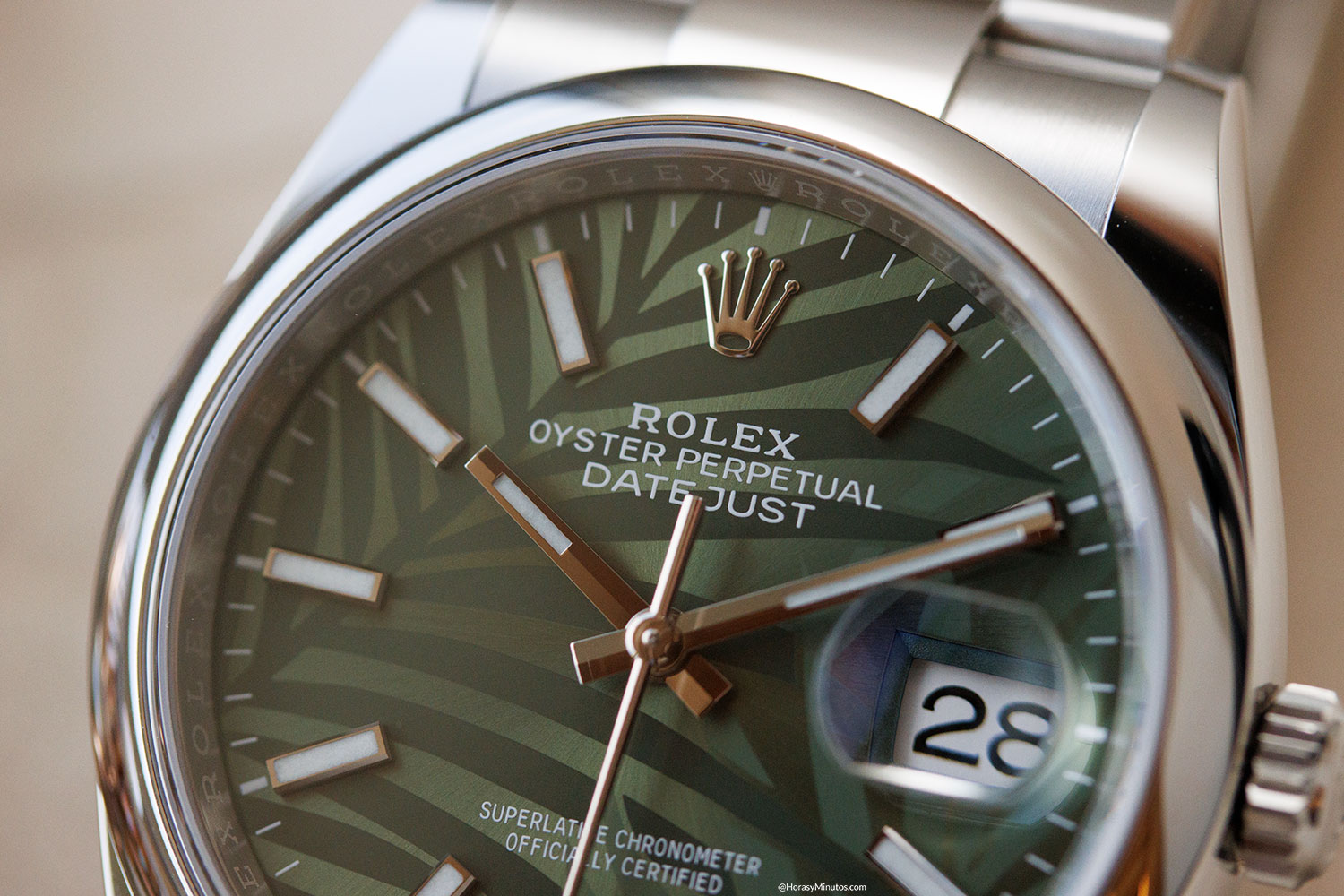 Detalle de la decoración "palma" verde del Rolex Oyster Perpetual DateJust 36 mm