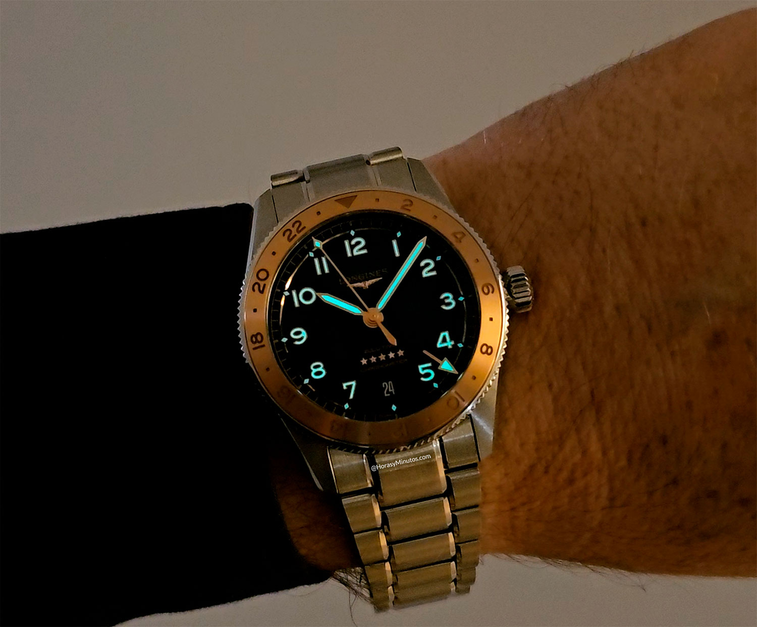 Tratamiento con Super-LumiNova del Longines Spirit Zulu Time 1925