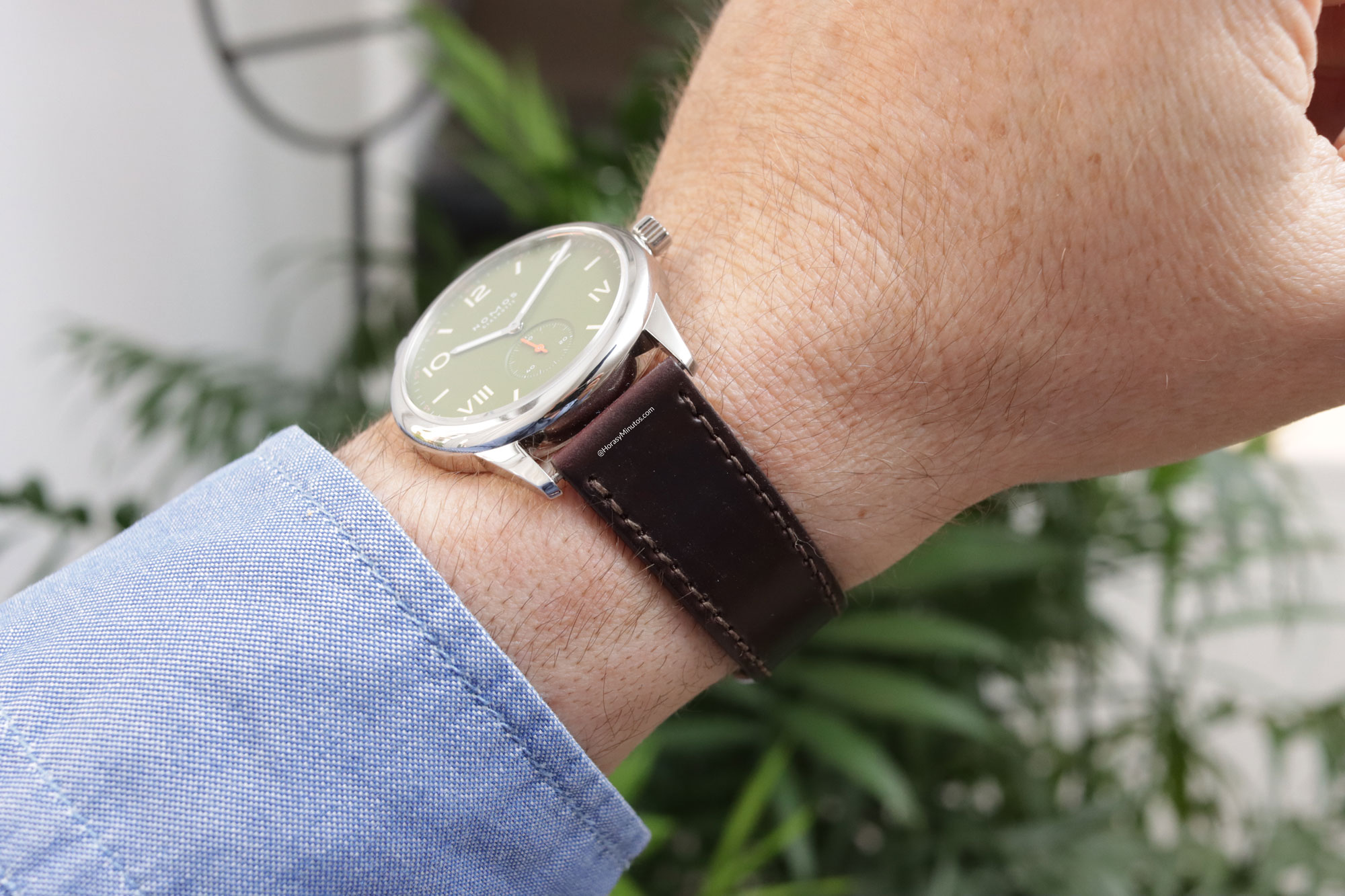 Nomos Club Campus All Olive con correa de piel