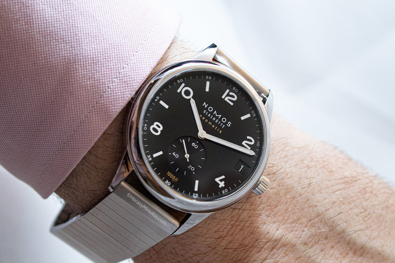 El Nomos Club Sport, en la muñeca