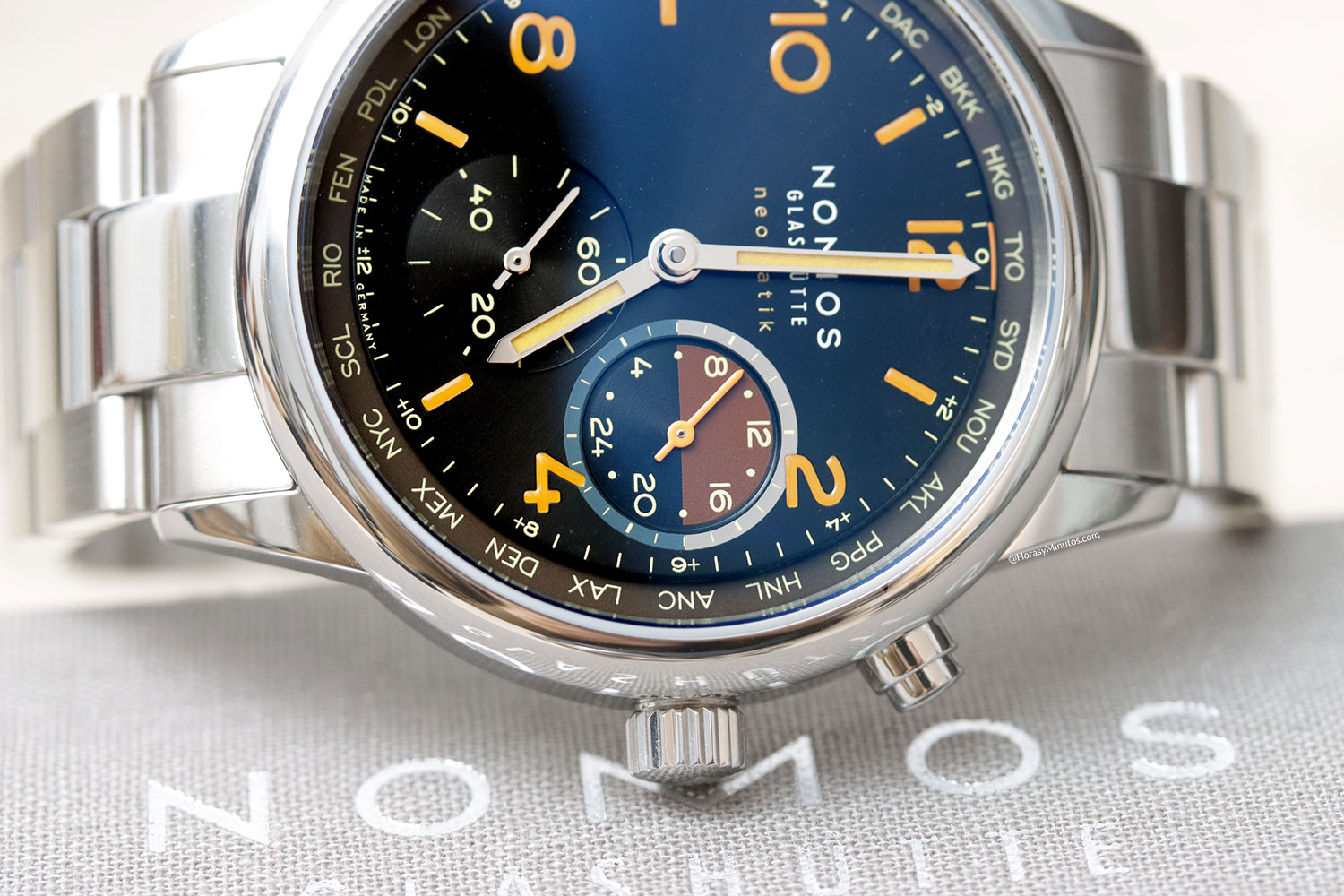 Detalle del Nomos Club Sport neomatik Mundial Grid