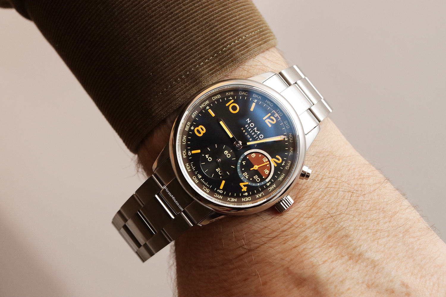 En la muñeca: Nomos Club Sport neomatik Mundial Grid