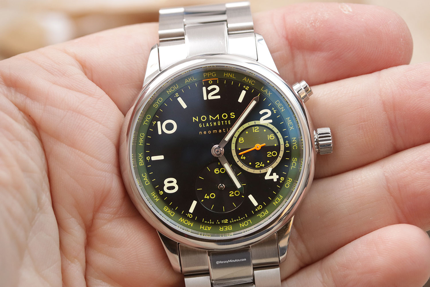 Nomos Club Sport neomatik Mundial Vector