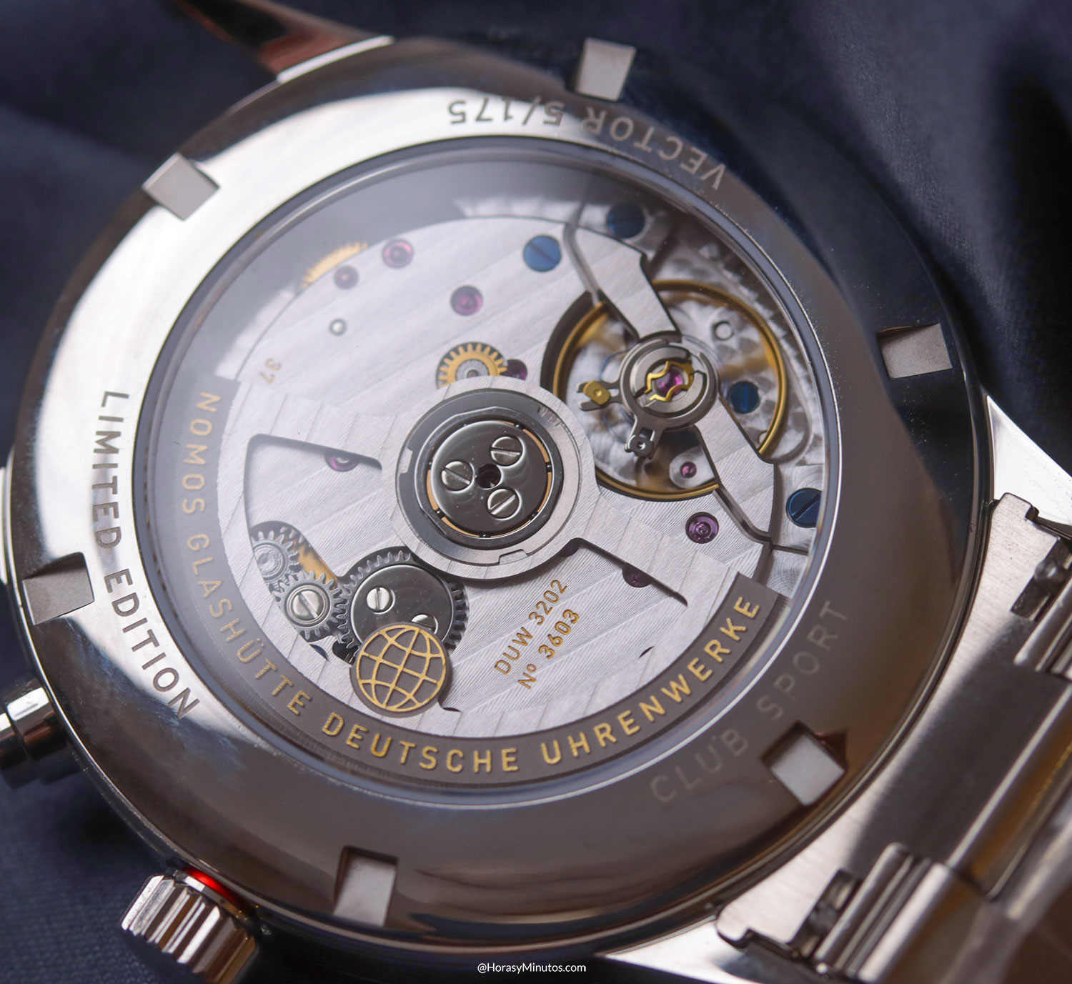 Calibre 3202 de los Nomos Club Sport neomatik Mundial