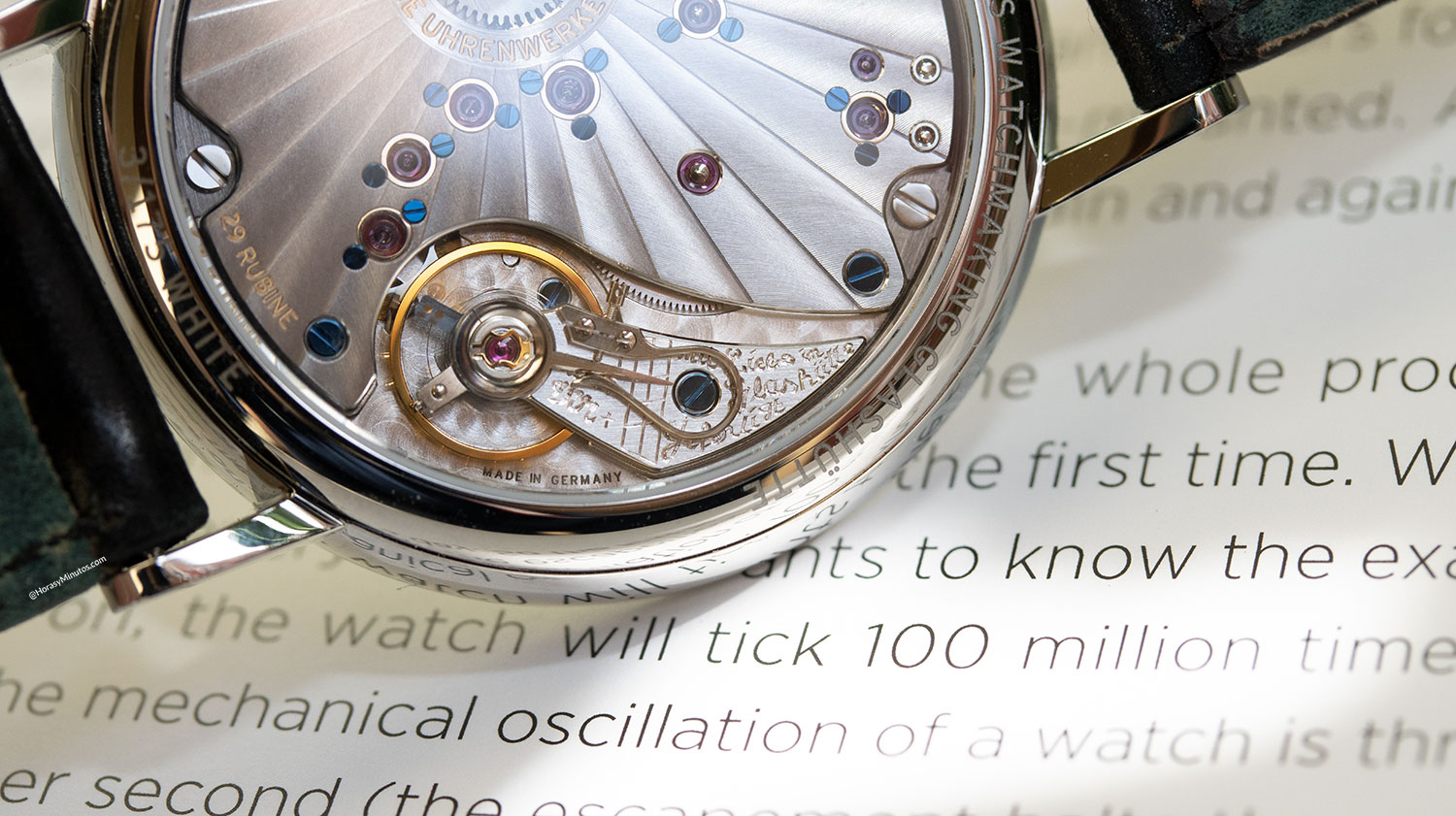 Detalle del Nomos Lambda 175 Years Watchmaking