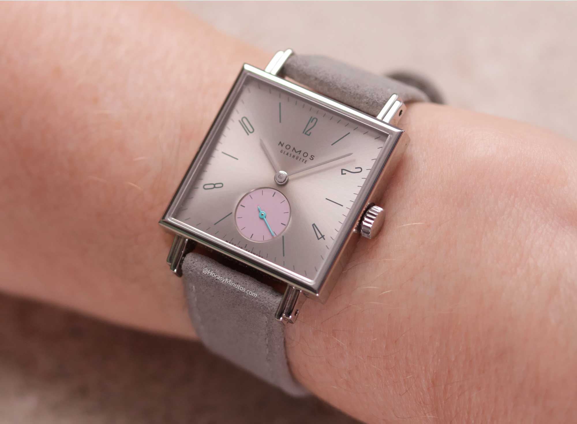 En la muñeca: Nomos Tetra Die Unerreichbare
