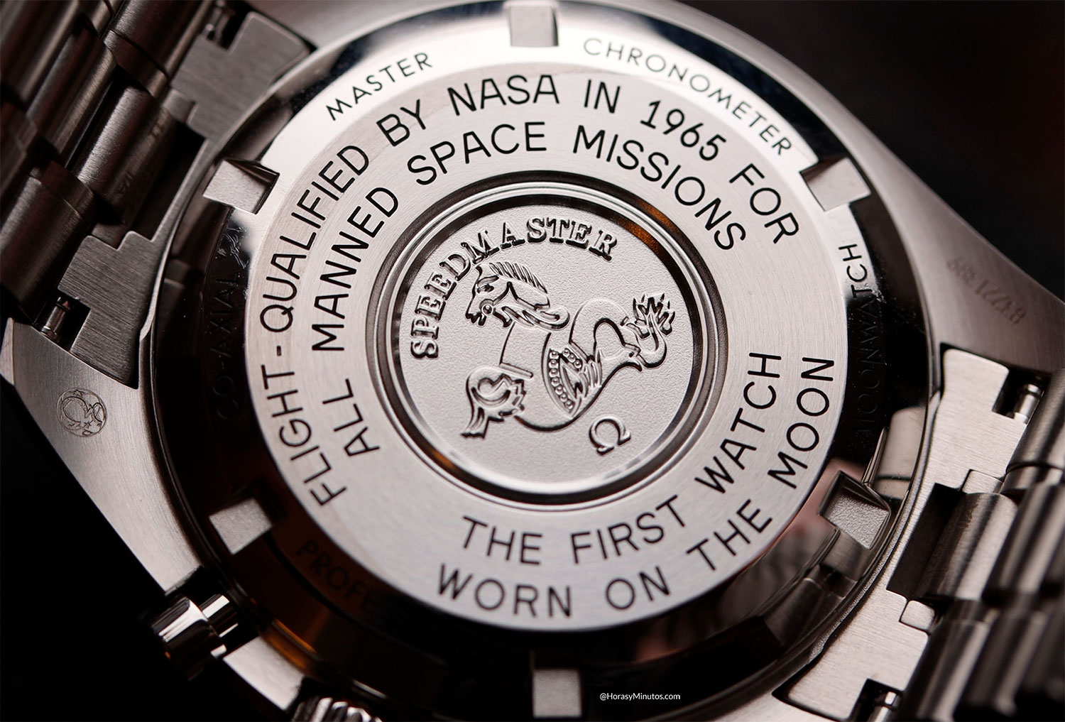 Tapa trasera del Detalle de la esfera del Omega Speedmaster Moonwatch 2021 de Hesalite