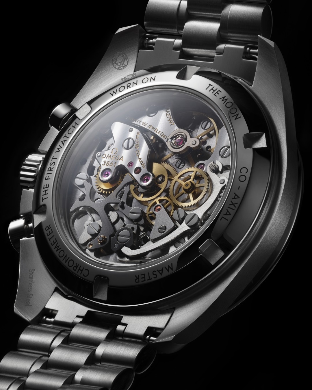 El calibre 3861 del Omega Speedmaster Moonwatch Panda Inverso versión de acero