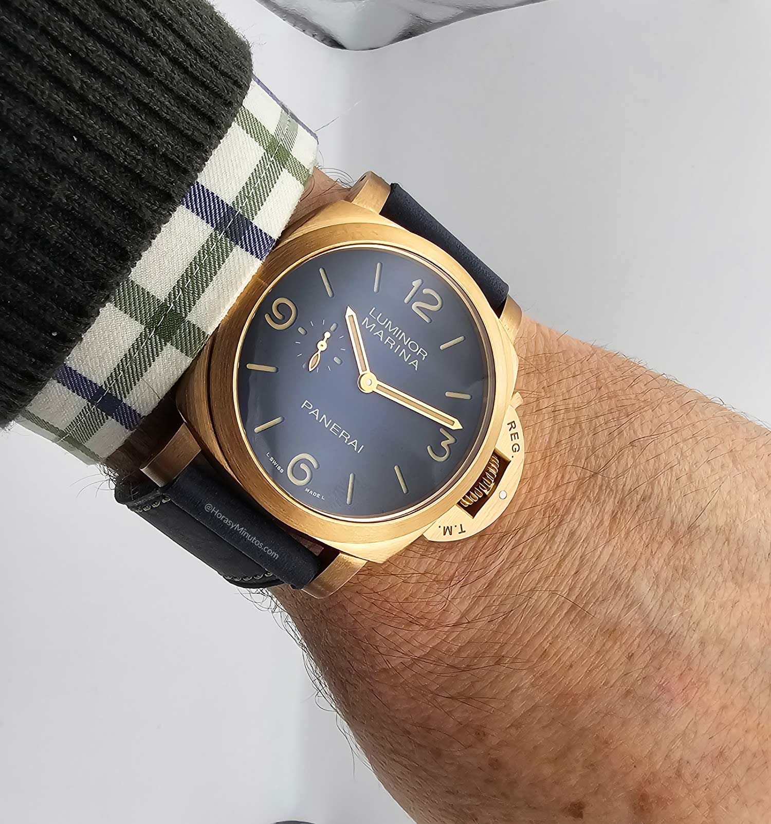 En la muñeca: Panerai Luminor Marina Bronzo PAM01678