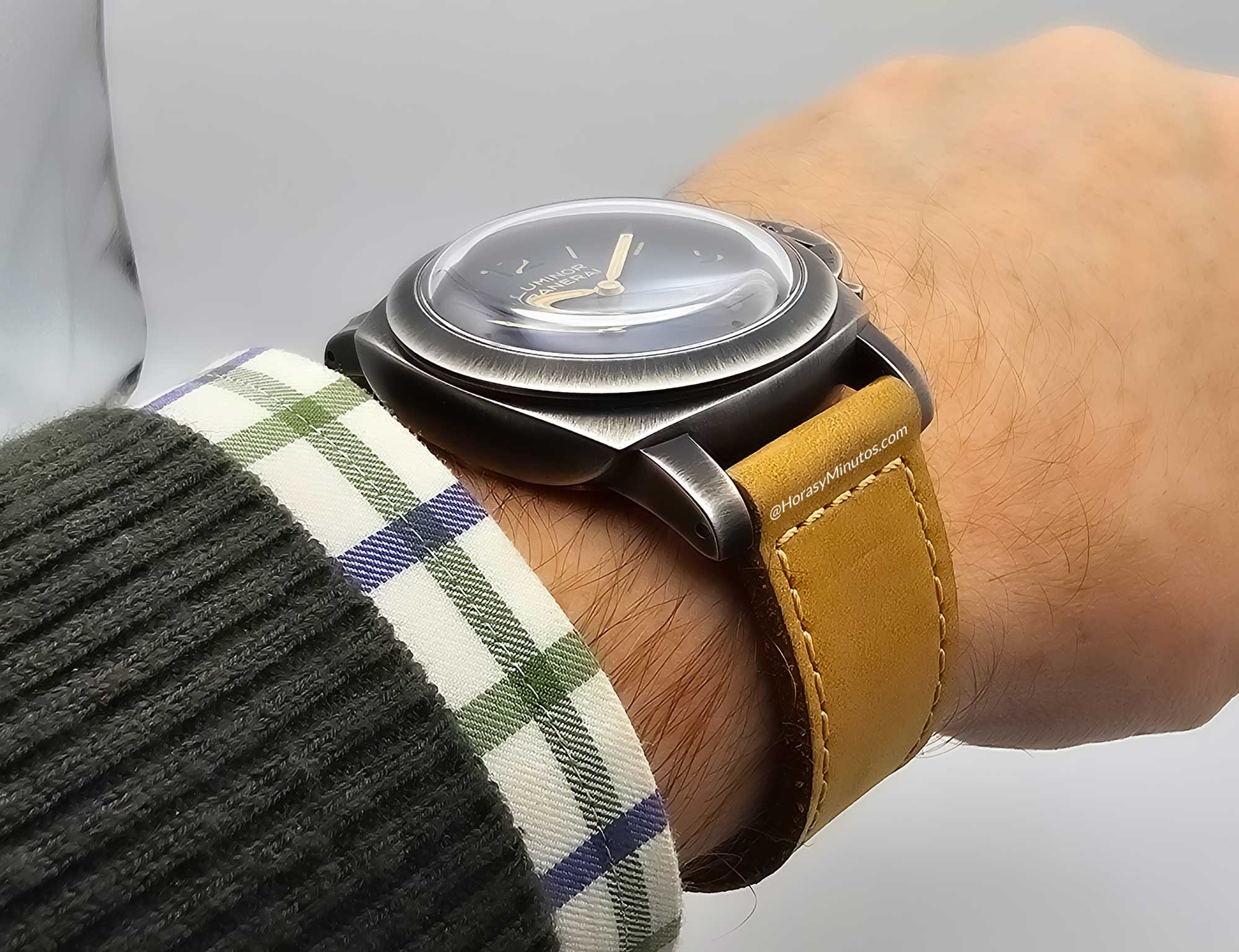 Perfil del Panerai Luminor Venticinque PAM02025