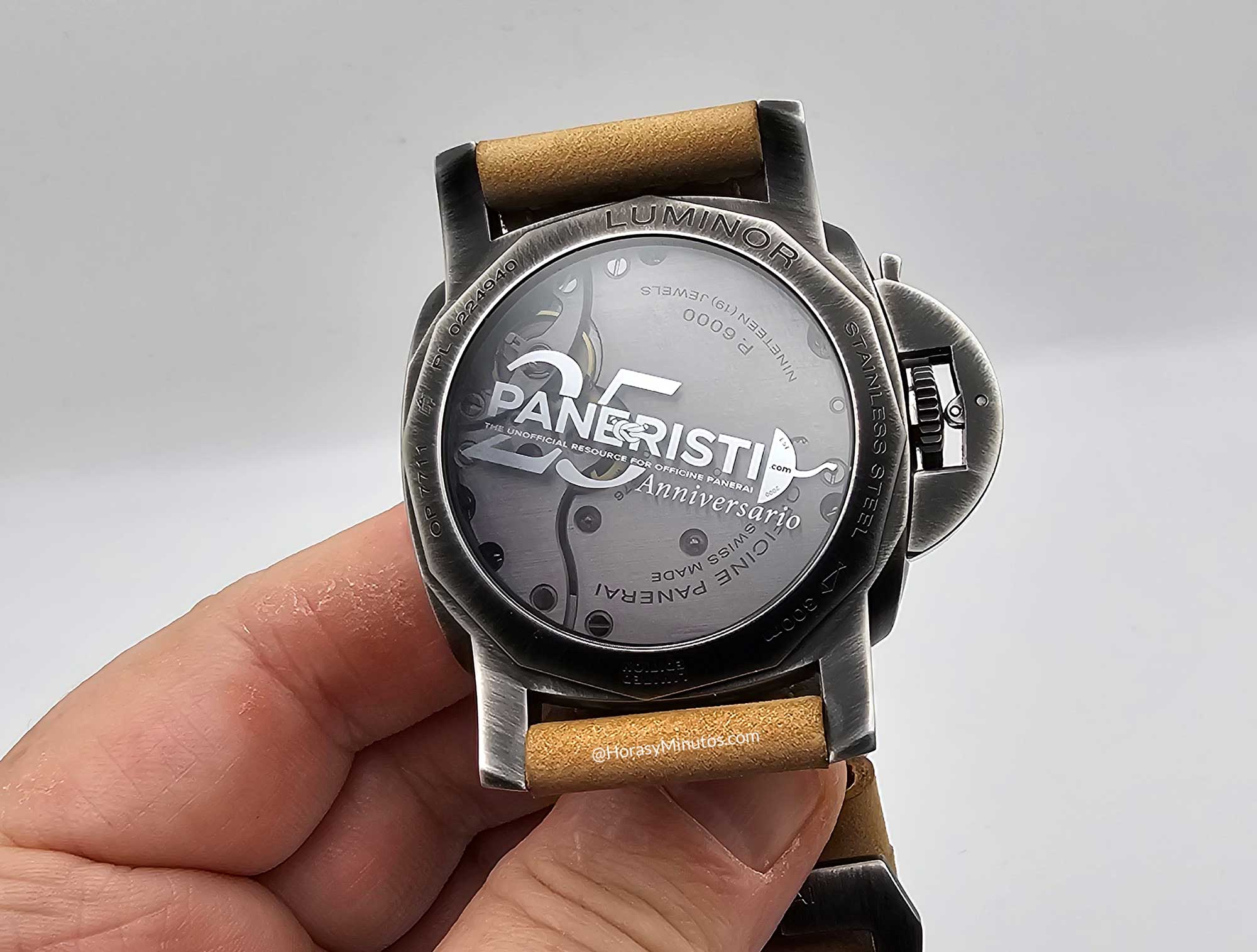 Trasera del Panerai Luminor Venticinque PAM02025