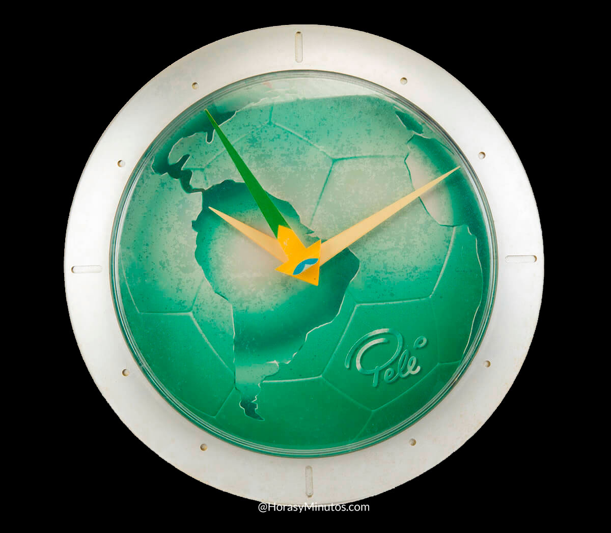 Reloj de pared de plástico diseñado por Hans Donner