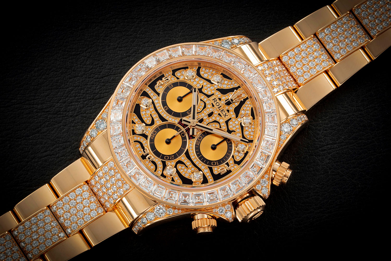Rolex Daytona Eye of The Tiger en oro amarillo con brazalete de oro con diamantes