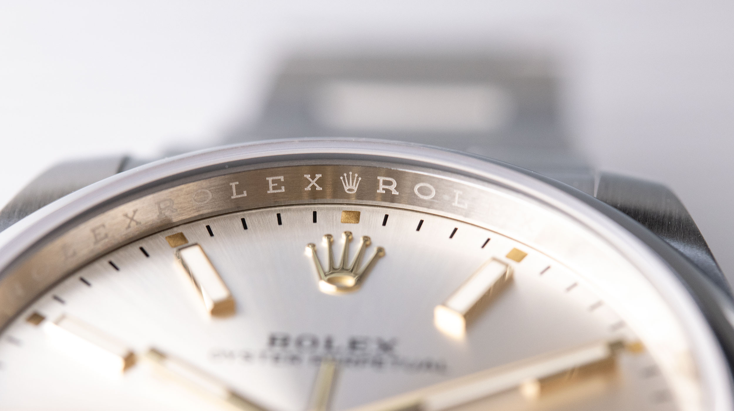 Detalle del Rolex Oyster Perpetual plateado