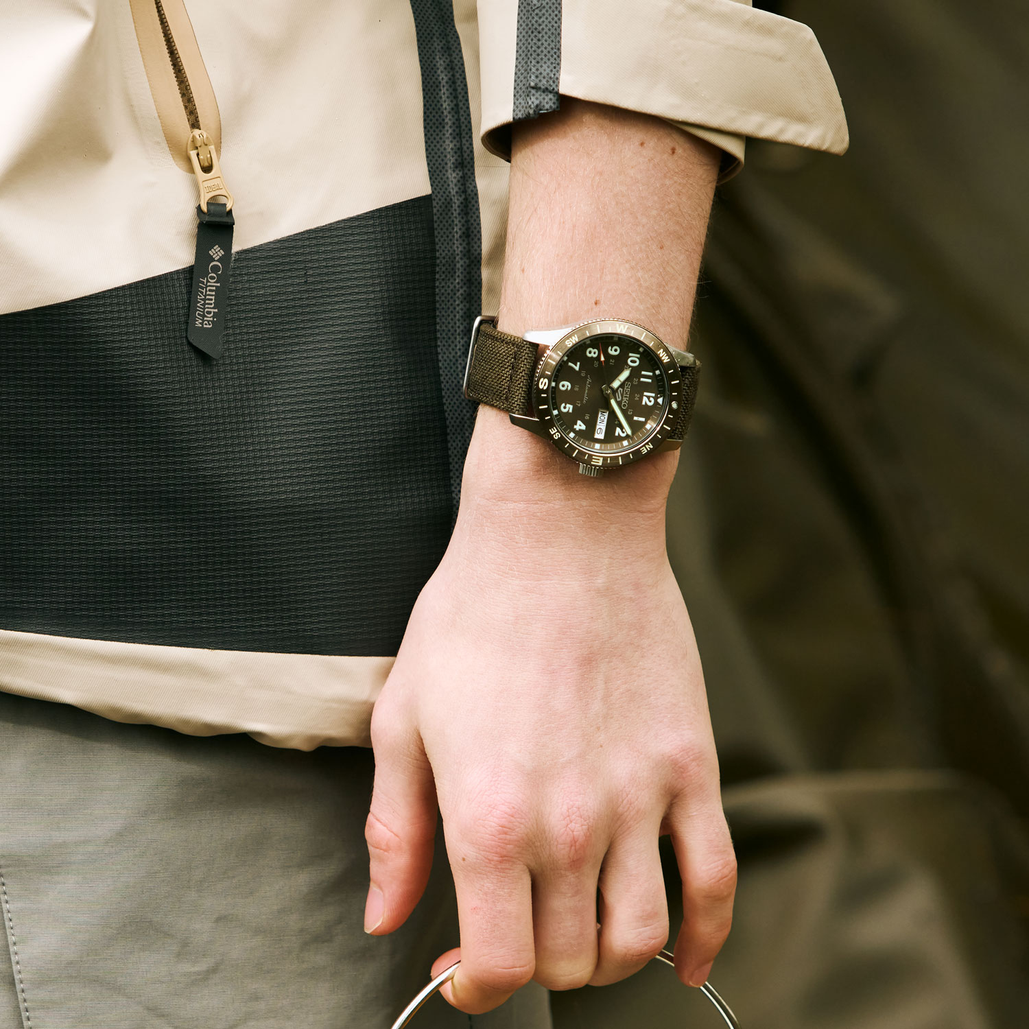 Seiko 5 Sports Field Series HDB009, puesto
