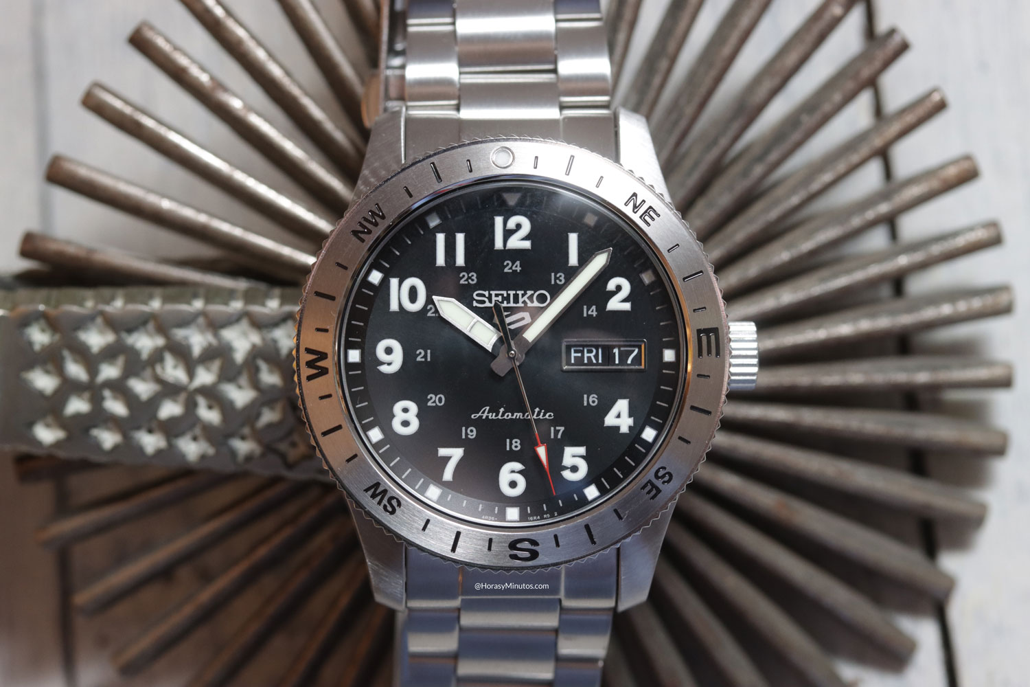 Seiko 5 Sports Field Series Brújula HDB006