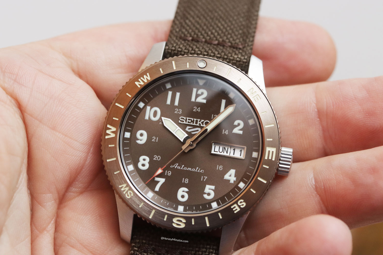 Seiko 5 Sports Field Series Brújula HDB009