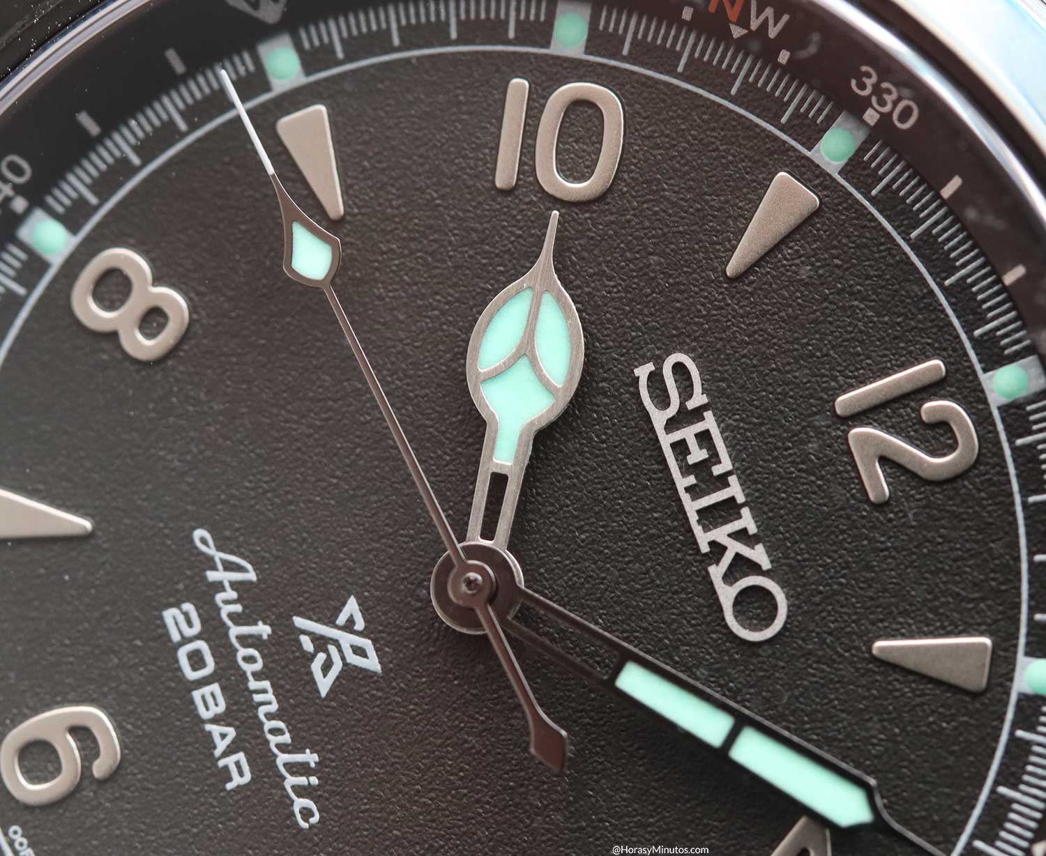 Detalle de la esfera del Seiko Prospex Alpinist Black Series Limited Edition SPB337