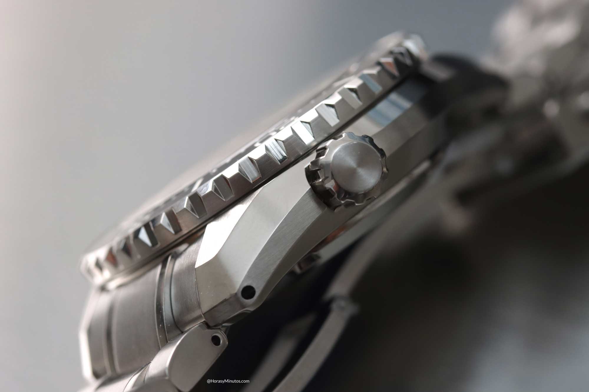 Lateral de los Seiko Prospex Marinemaster 1968 Heritage
